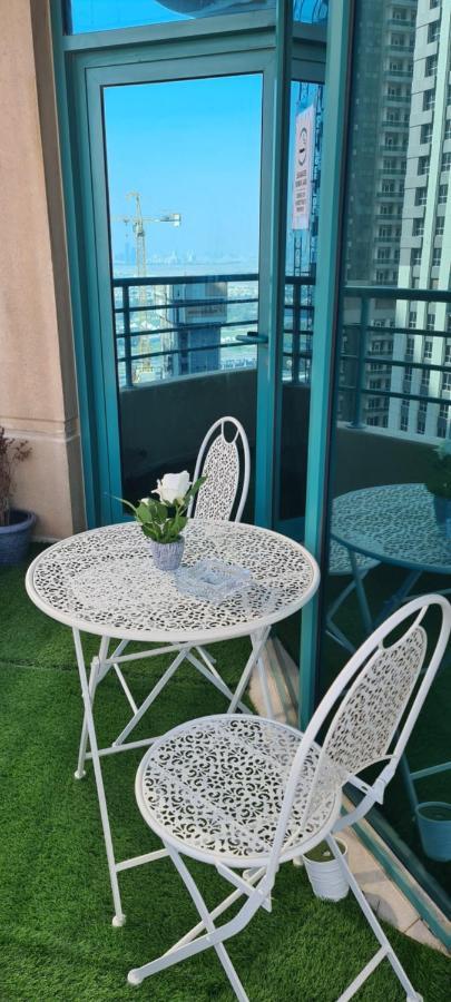 Green Sky Hostel Dubai Exterior photo