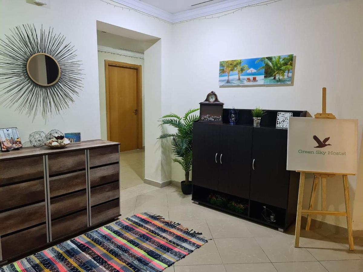 Green Sky Hostel Dubai Exterior photo