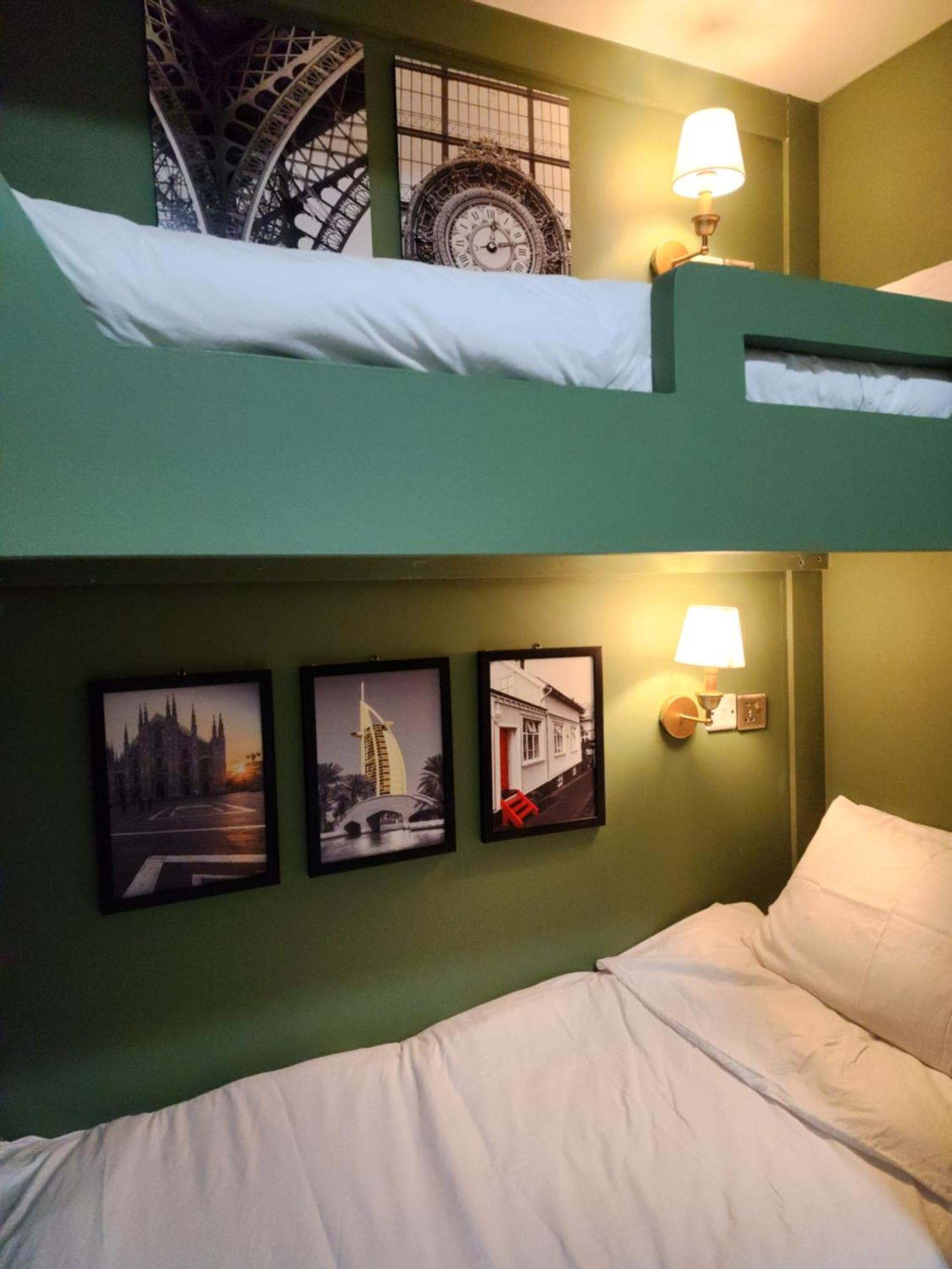 Green Sky Hostel Dubai Room photo